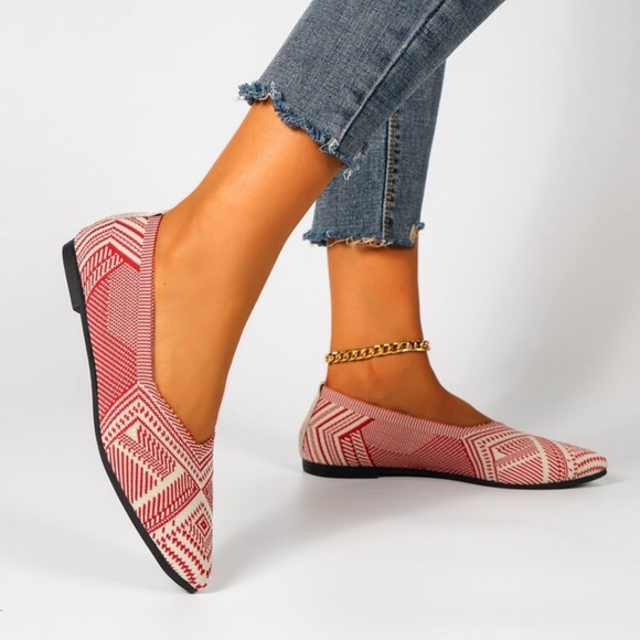 Stylish Pointed Toe Flats - Picture 3 of 7